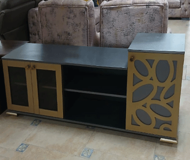 ترابيزة تليفزيون كارمة